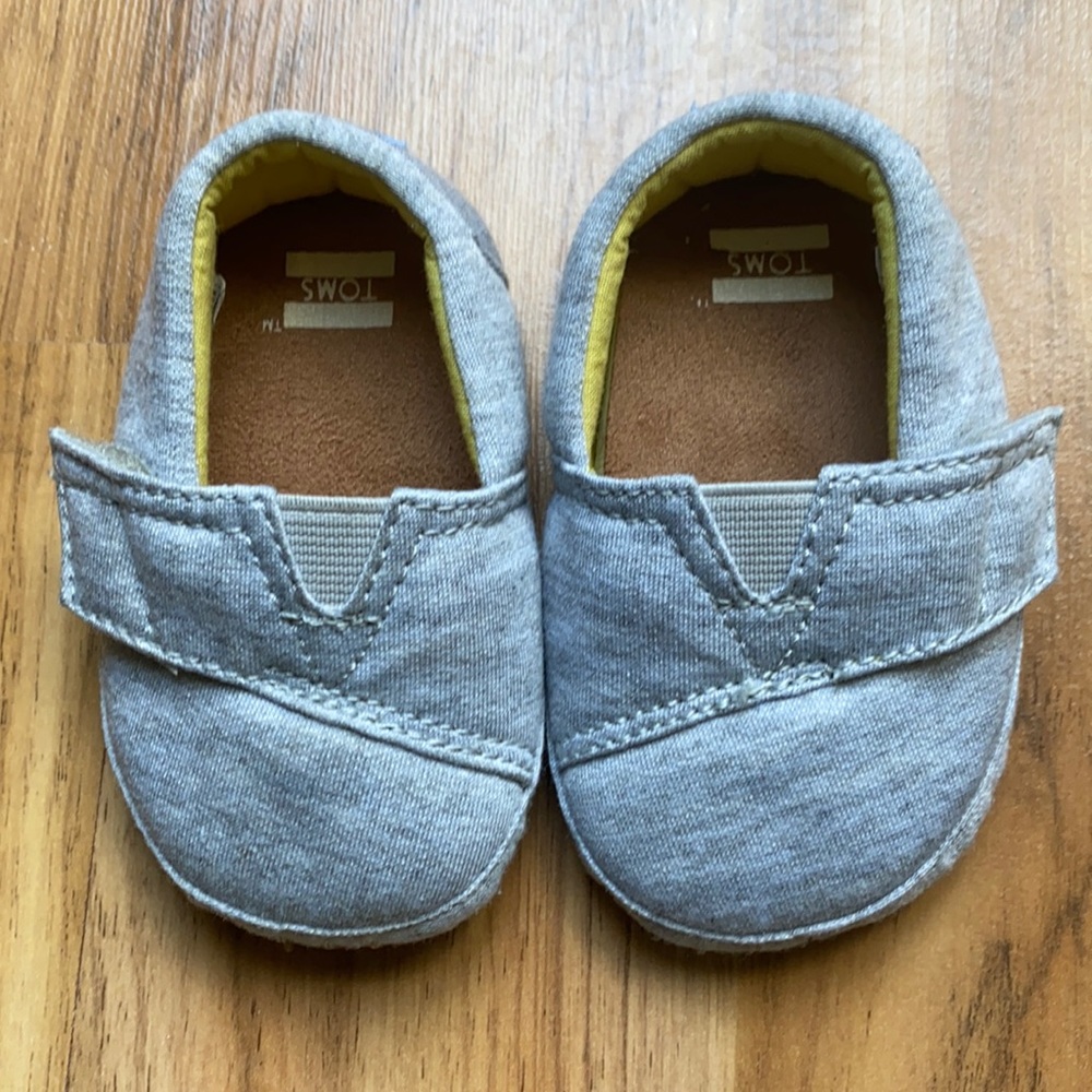 TOMS Alpargata Crib Shoes size 3